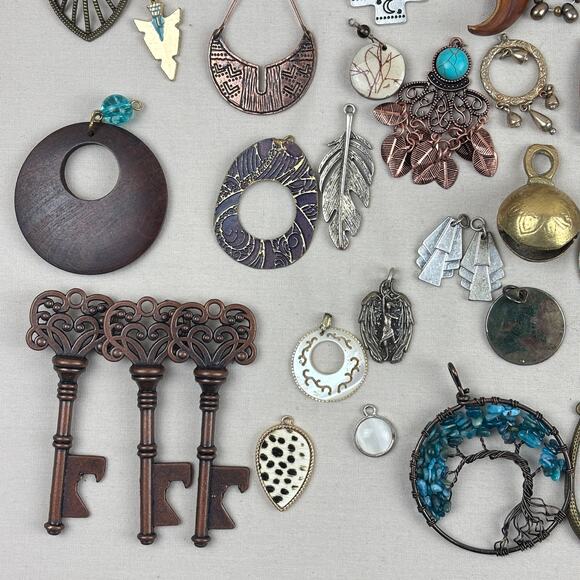 Pendant Charm Craft Lot - 115+ Earthy Nature Elephant Feather Tree Wood Key - Picture 8 of 12